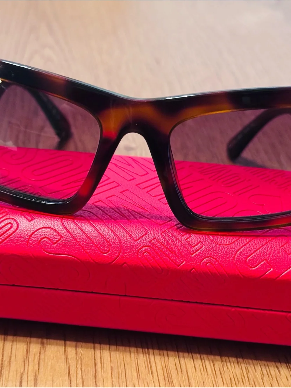 Moschino Tortoiseshell Frame Sunglasses with Gradient Lenses